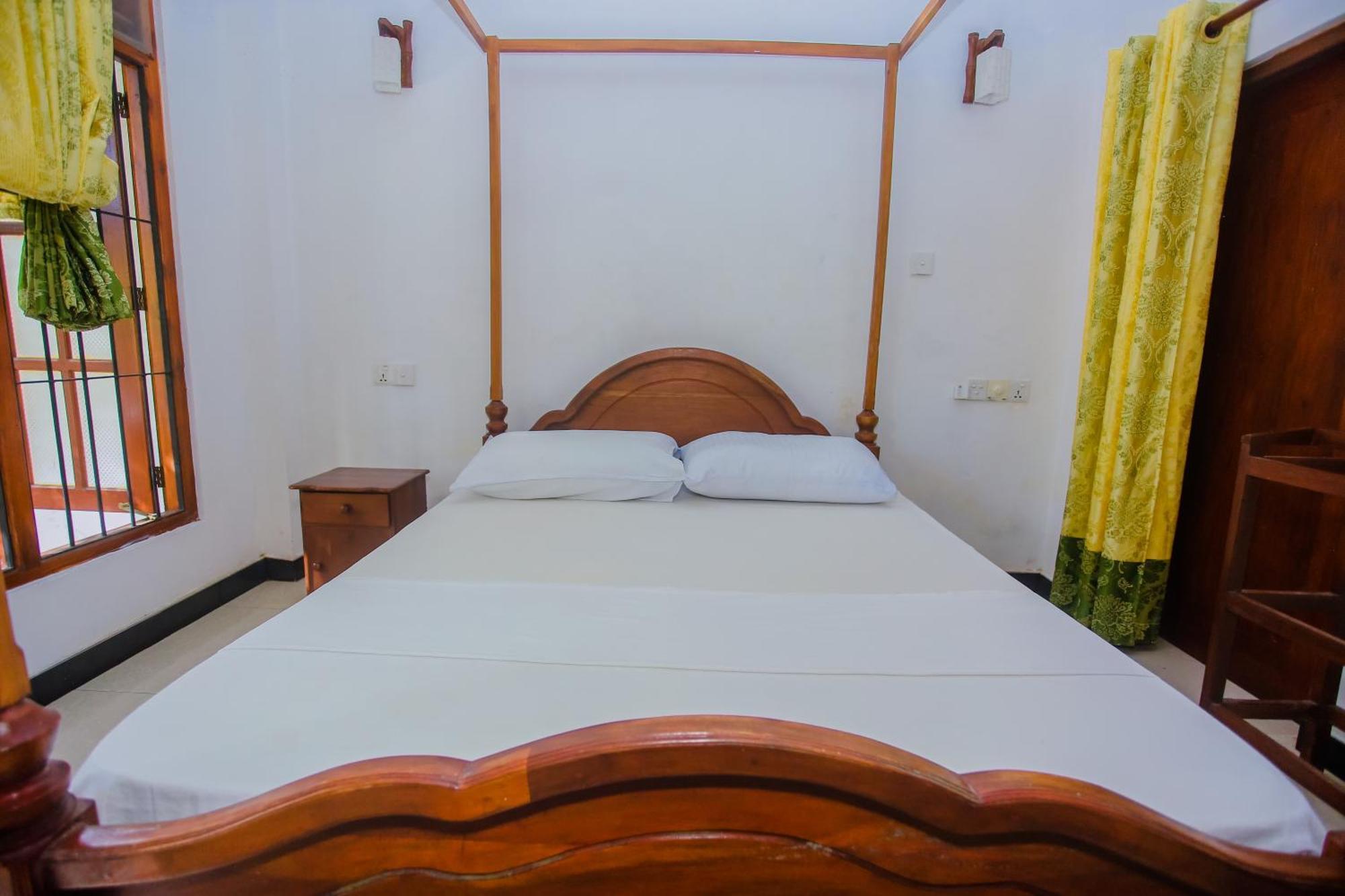 Bed and Breakfast Little Angels Мірісса Екстер'єр фото