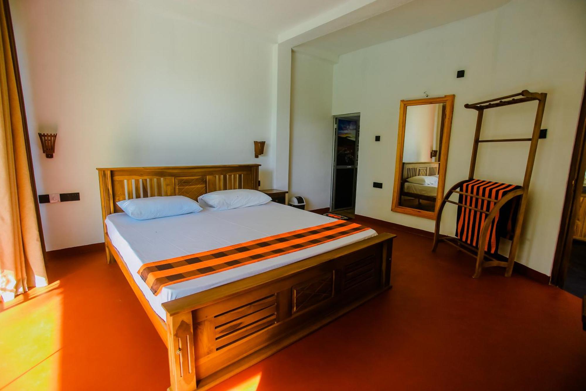 Bed and Breakfast Little Angels Мірісса Екстер'єр фото